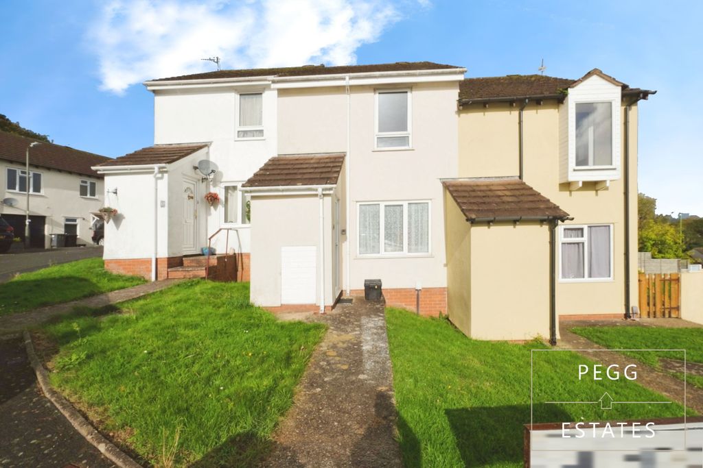 Property photo 2 of 14