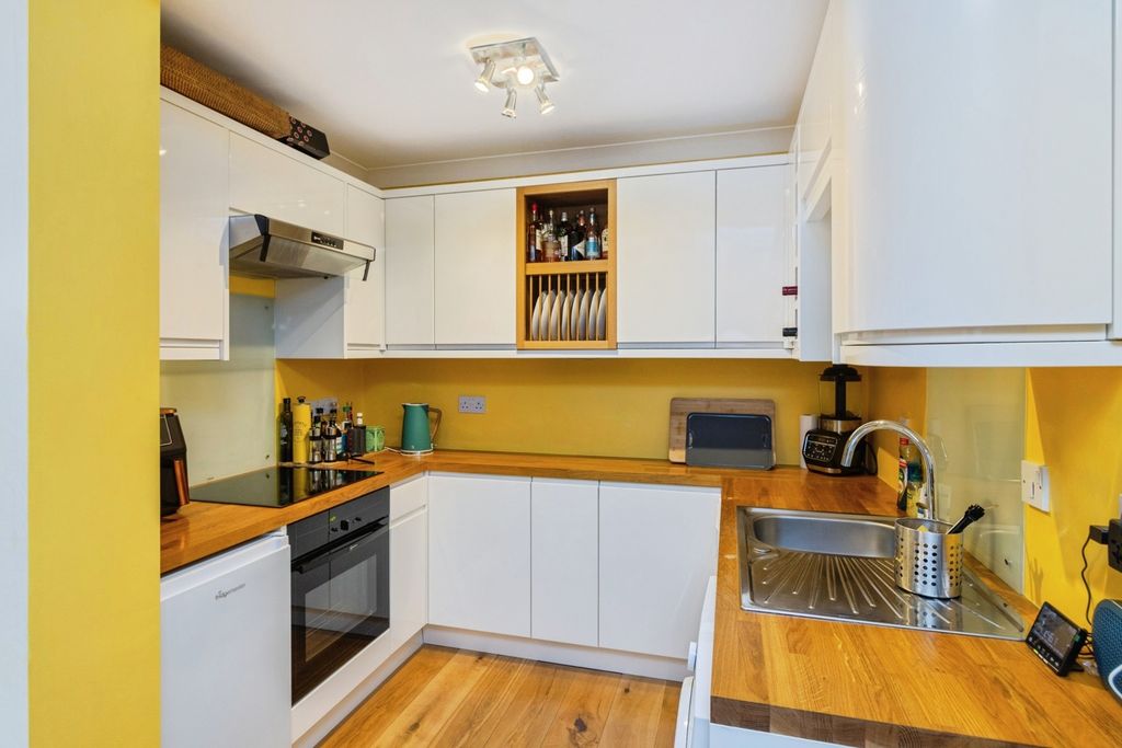 Property photo 2 of 17 Photo