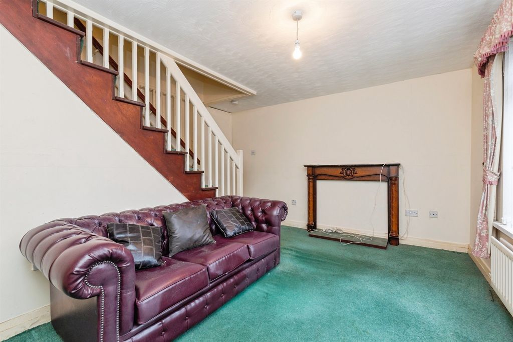 Property photo 2 of 18