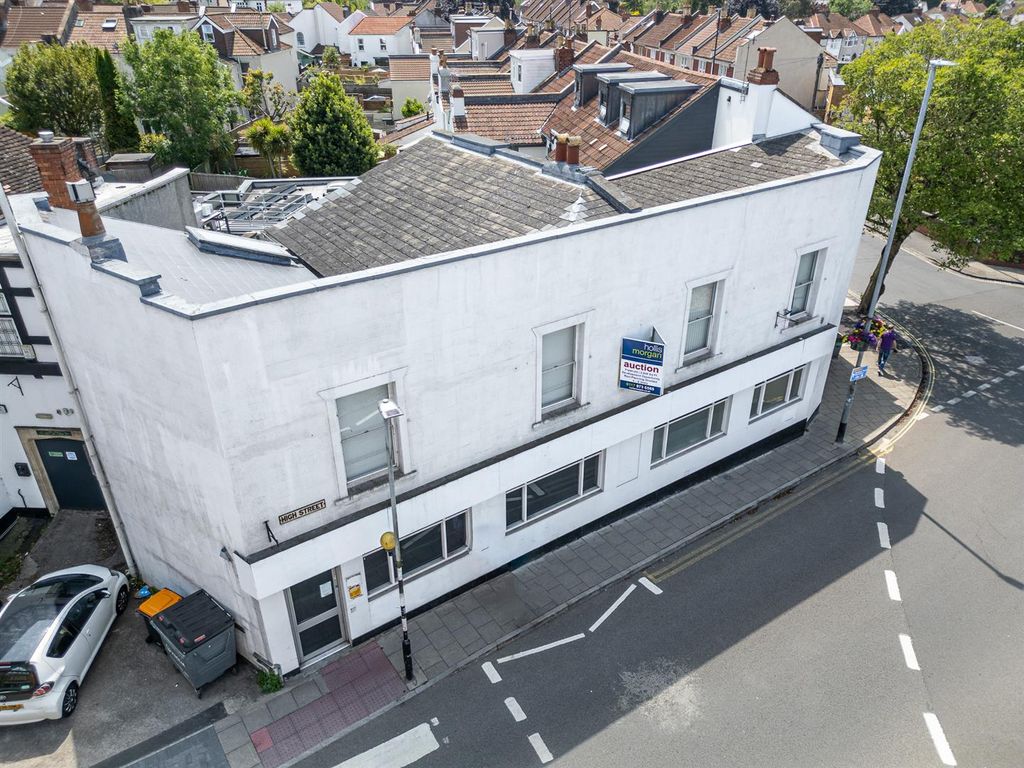 Property photo 1 of 43 Former Barclays Bank, 1 - 3, High Street Westbury