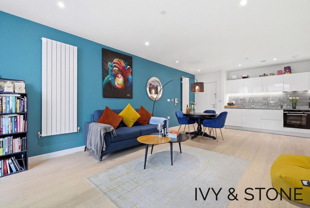 Property photo 3 of 16 4946422