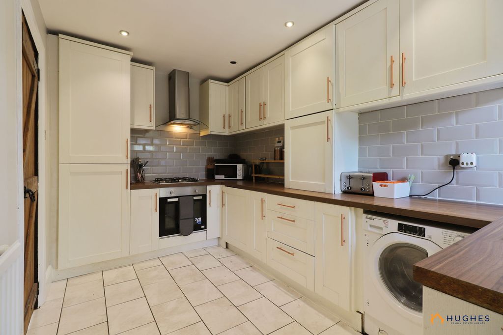 Property photo 3 of 33