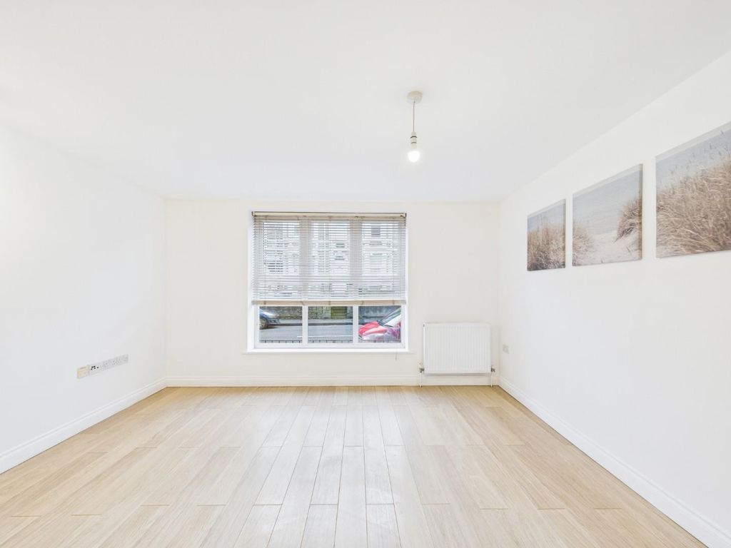 Property photo 2 of 15 Cam01530G0-Pr0365-Still013.Jpg