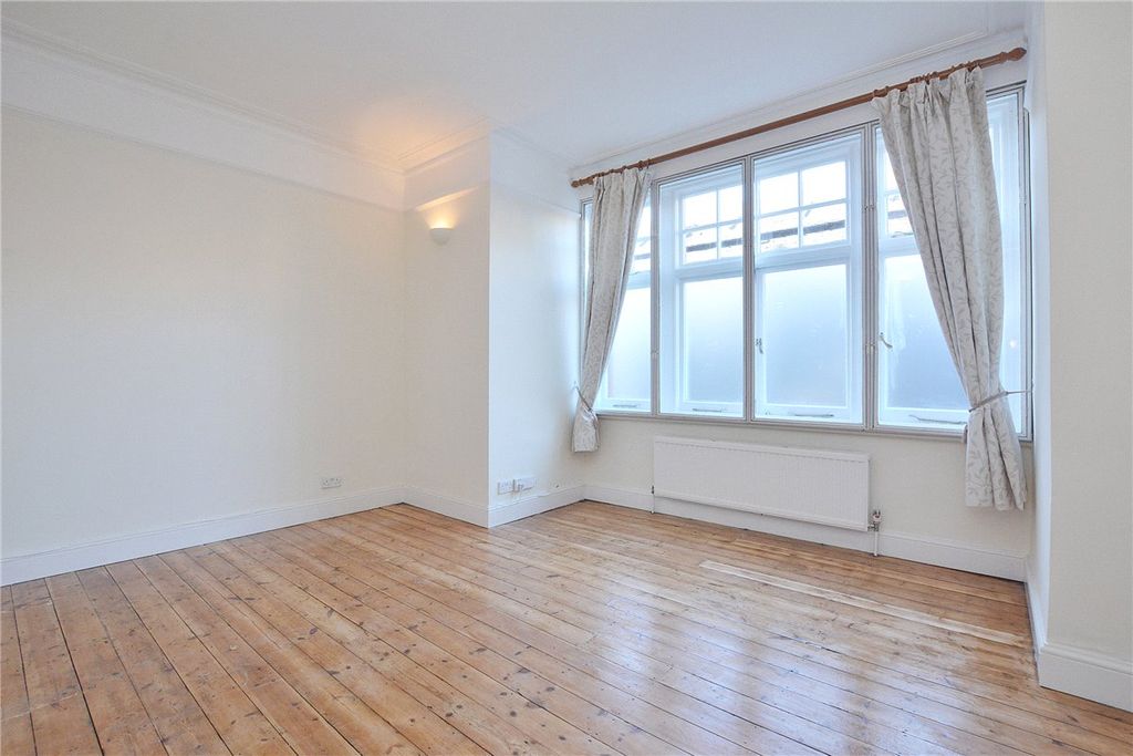 Property photo 3 of 8 Picture No. 27