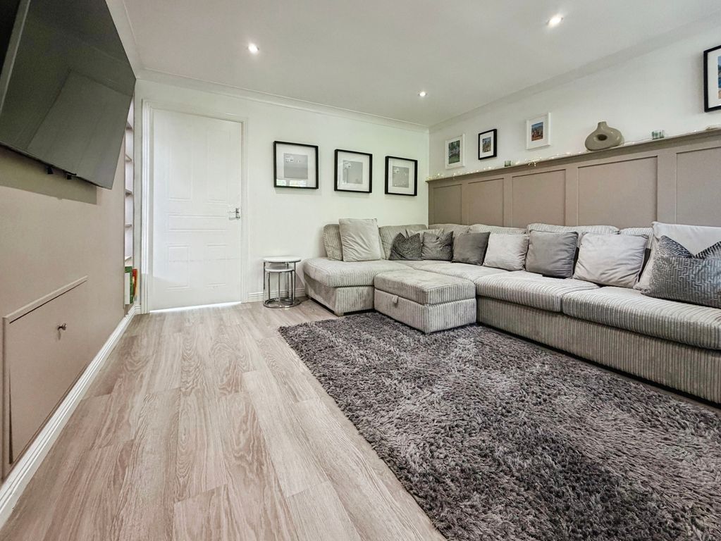 Property photo 3 of 20 Pbox-Img.Jpg