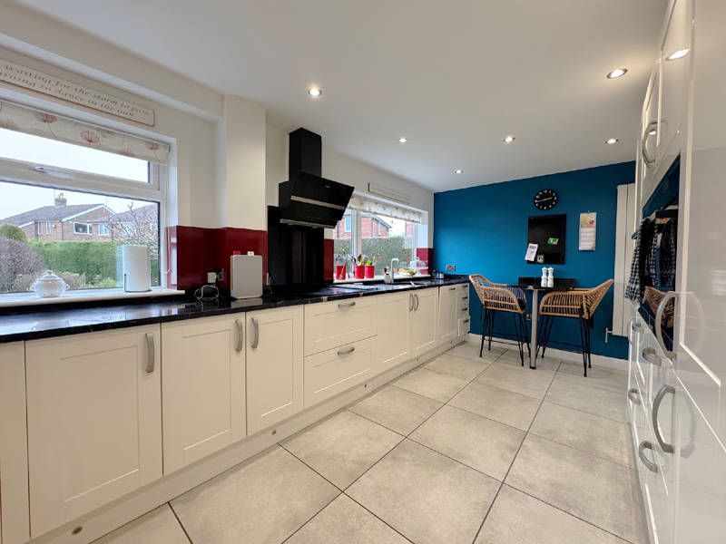 Property photo 2 of 29 Breakfast Kitchen