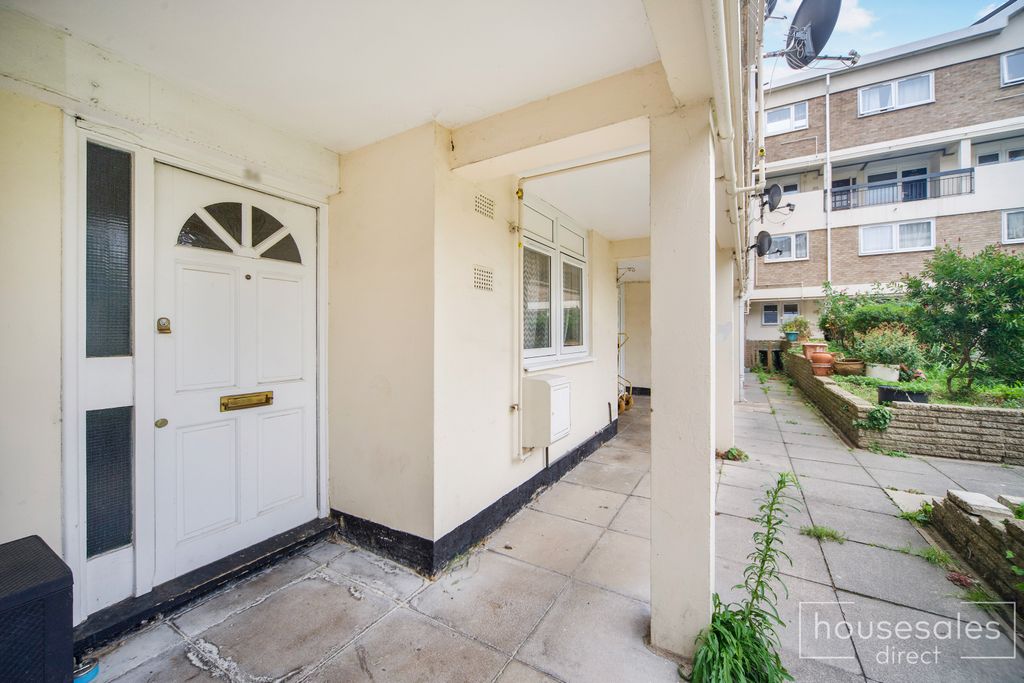 Property photo 2 of 10