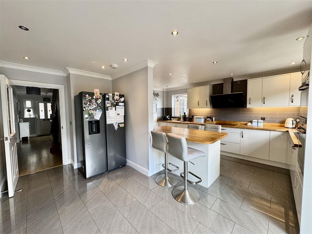Property photo 3 of 42 Kitchen