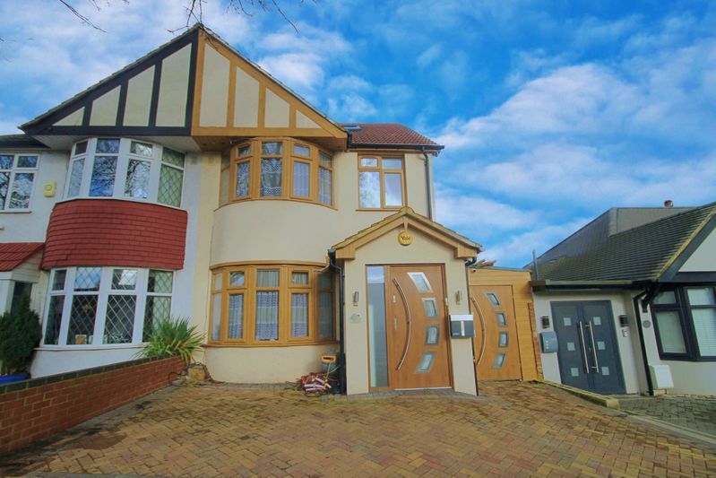 Property photo 1 of 17 Photo 18