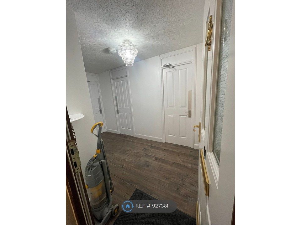 Property photo 3 of 15 Communal Area