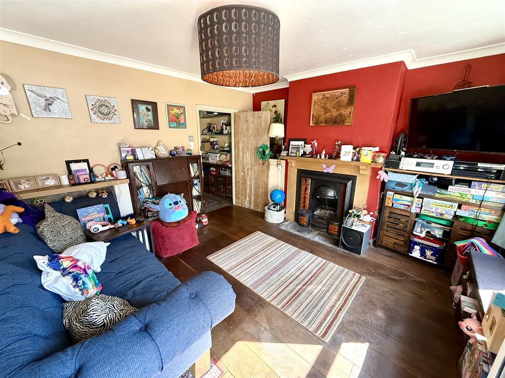 Property photo 3 of 17