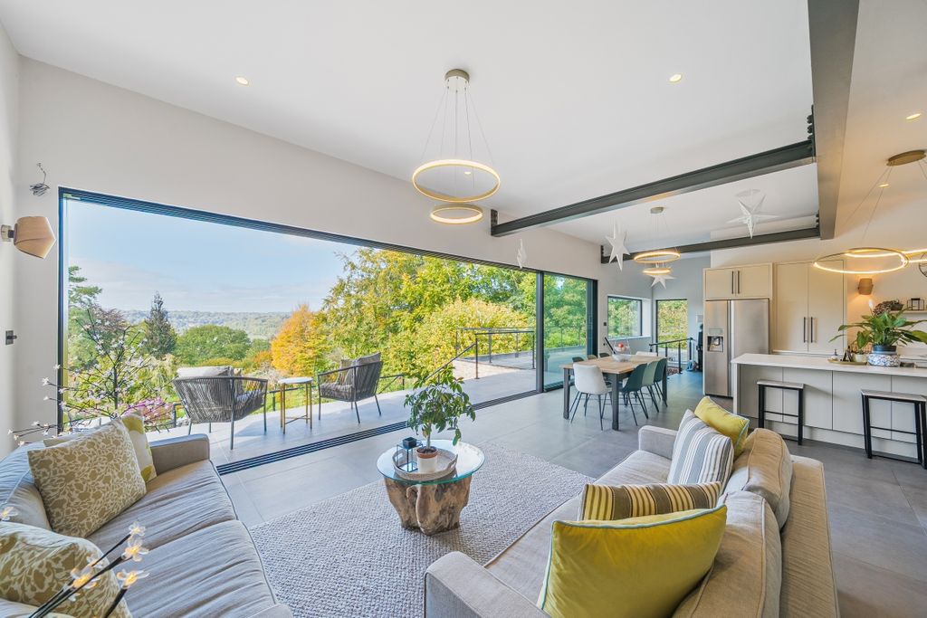 Property photo 2 of 24