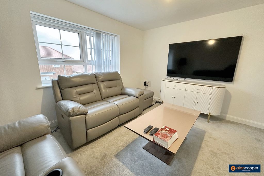 Property photo 3 of 16 3712935