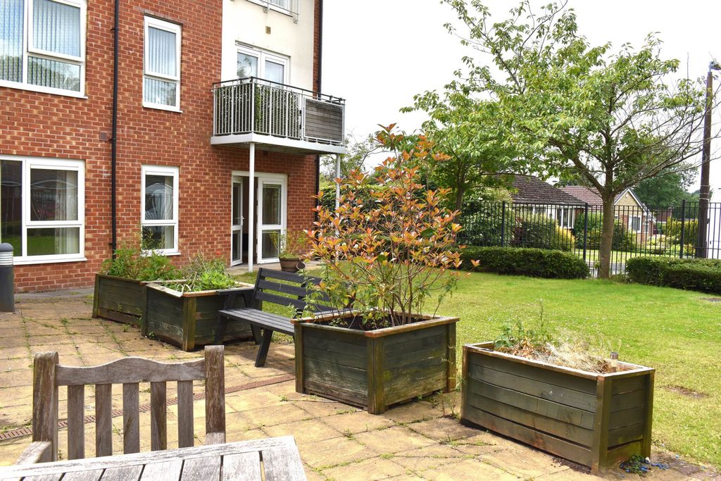 Property photo 1 of 21