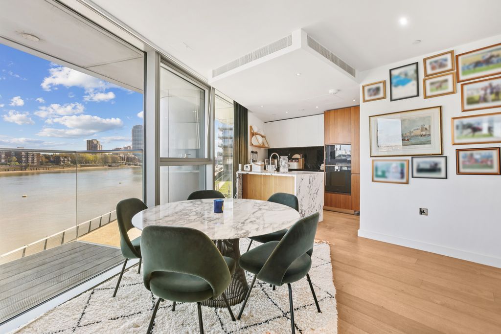 Property photo 2 of 19 Dining Room