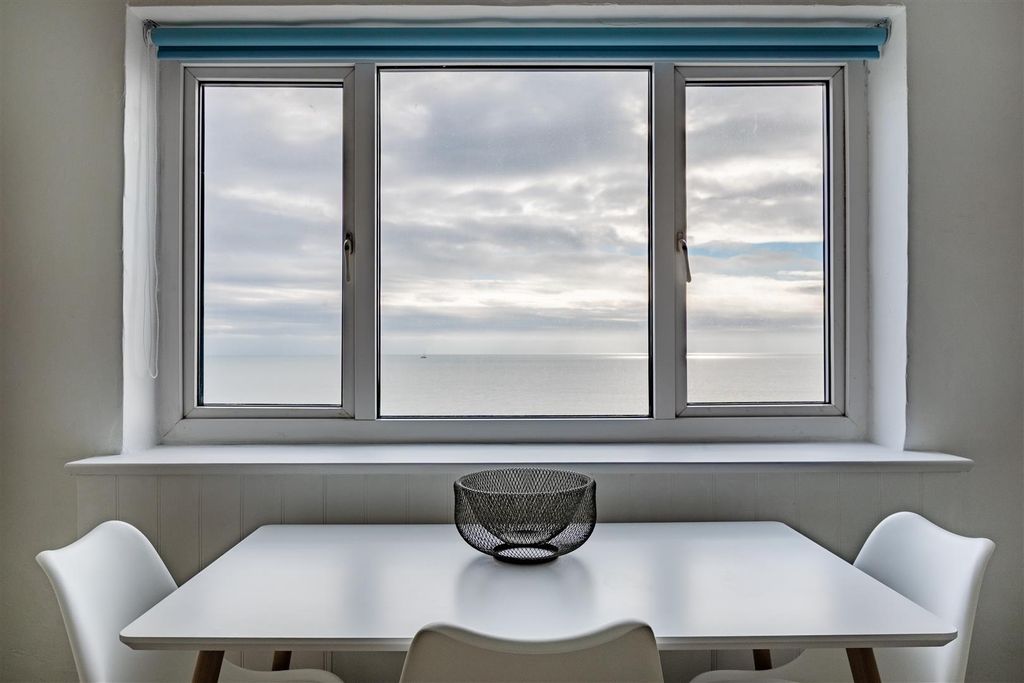 Property photo 3 of 10 View