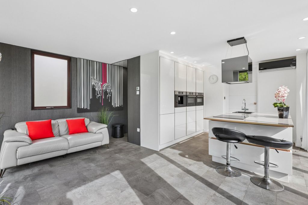 Property photo 3 of 14 Picture No. 04