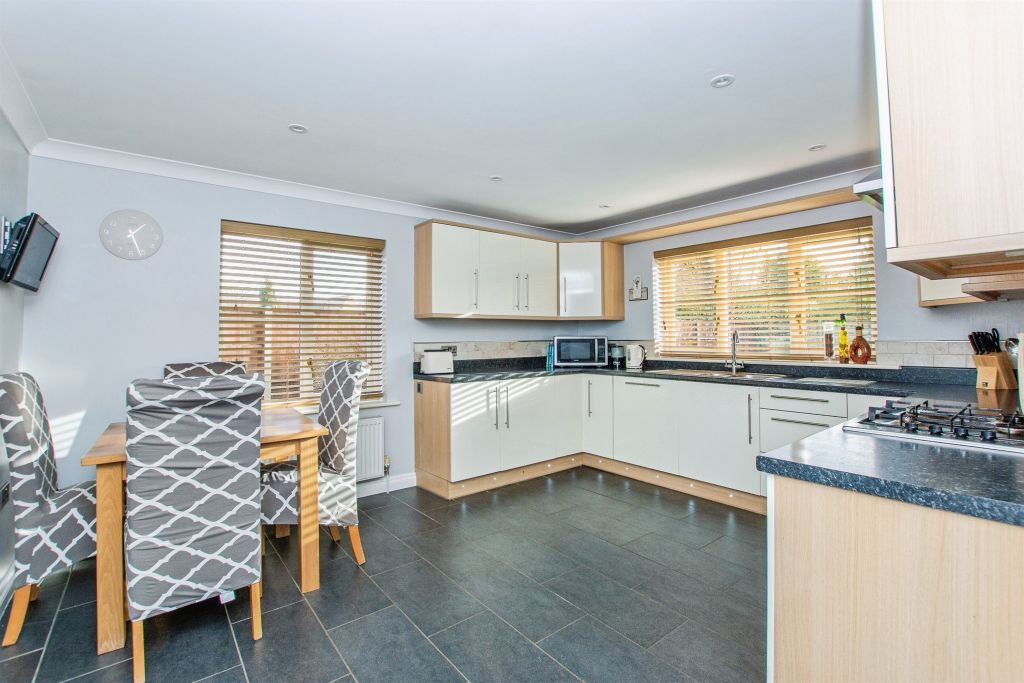 Property photo 3 of 23