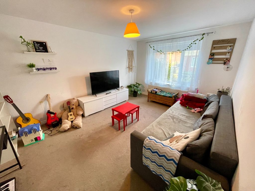 Property photo 3 of 12 3968175