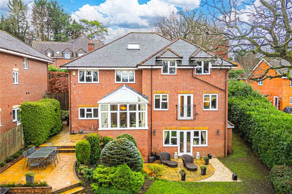 Property photo 1 of 39 Picture No. 48