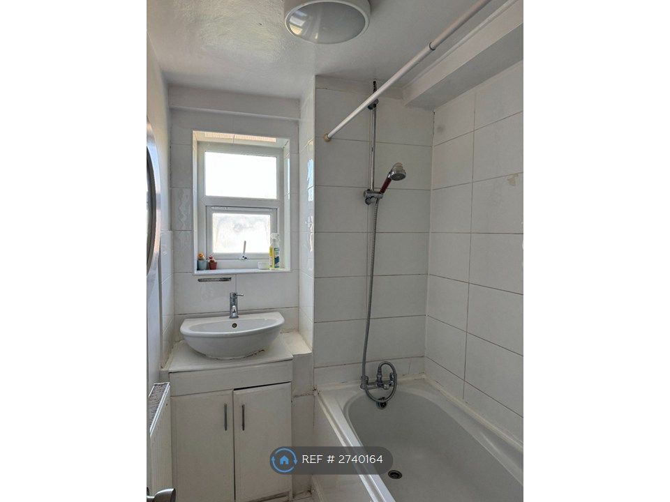 Property photo 2 of 4 Bathroom