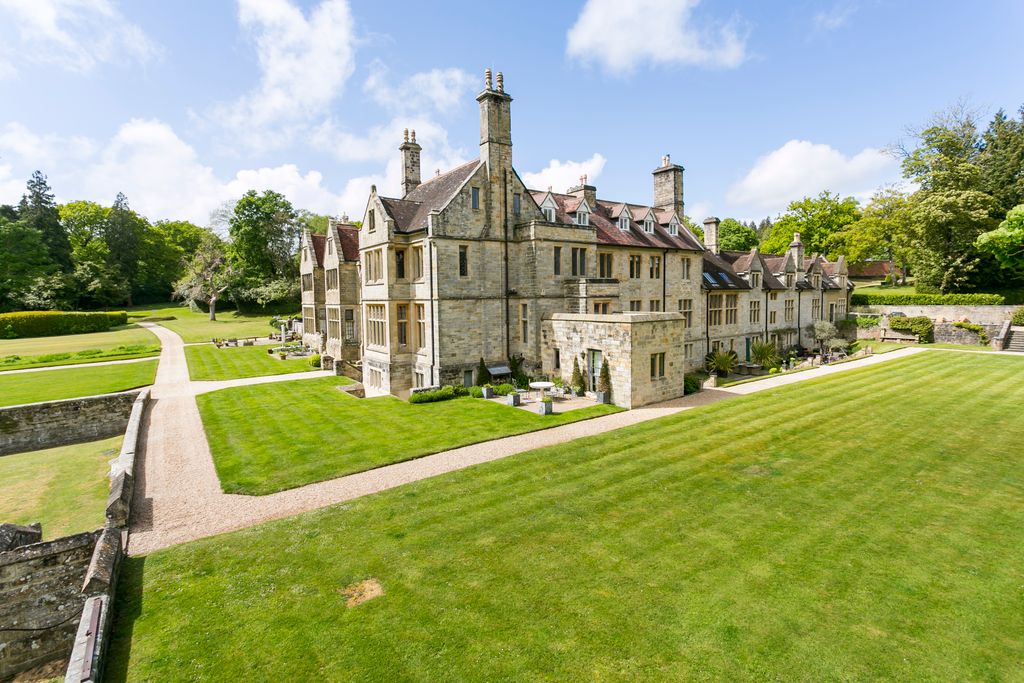 Property photo 3 of 21