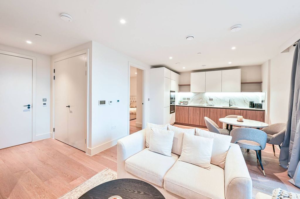 Property photo 3 of 7