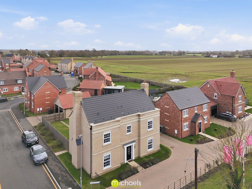 Property photo 2 of 28