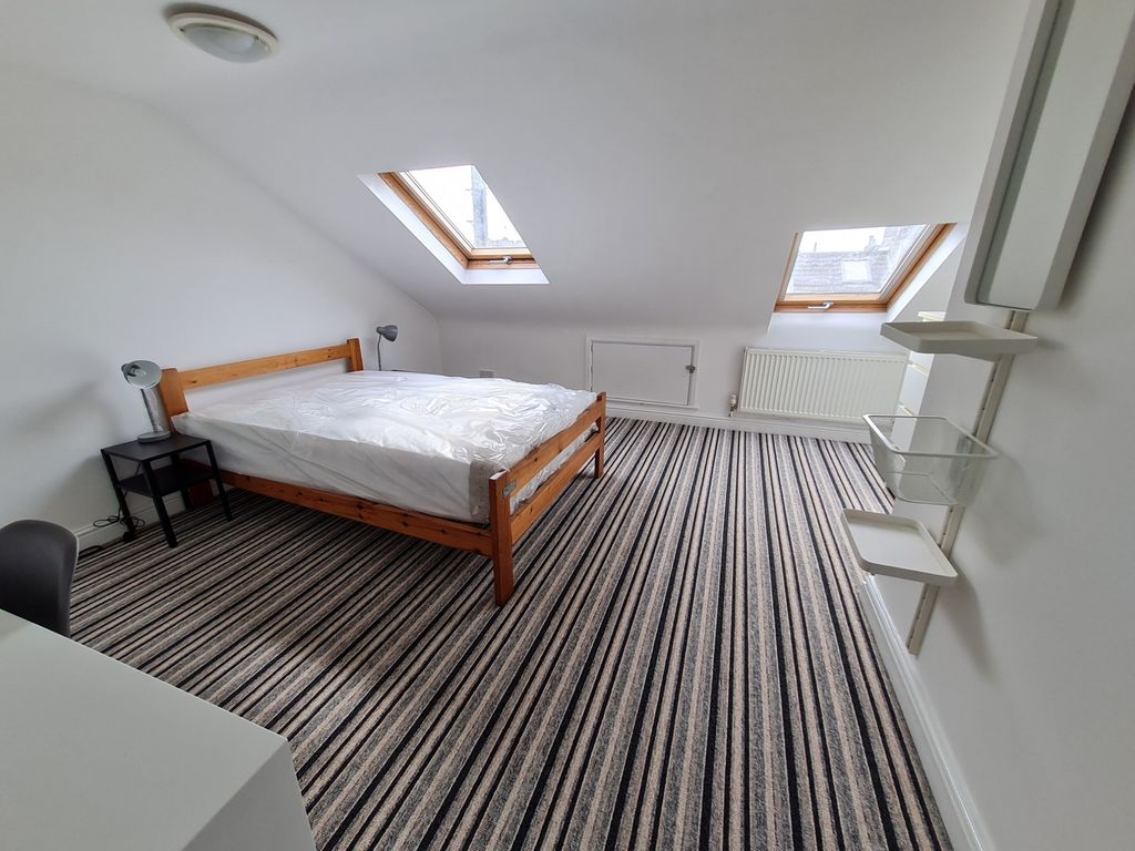 Property photo 1 of 9 Bed 1