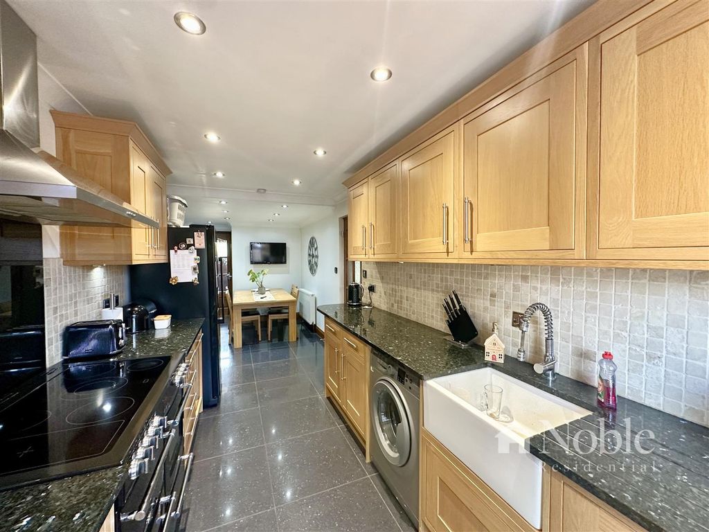 Property photo 2 of 18 Kitchen/Diner