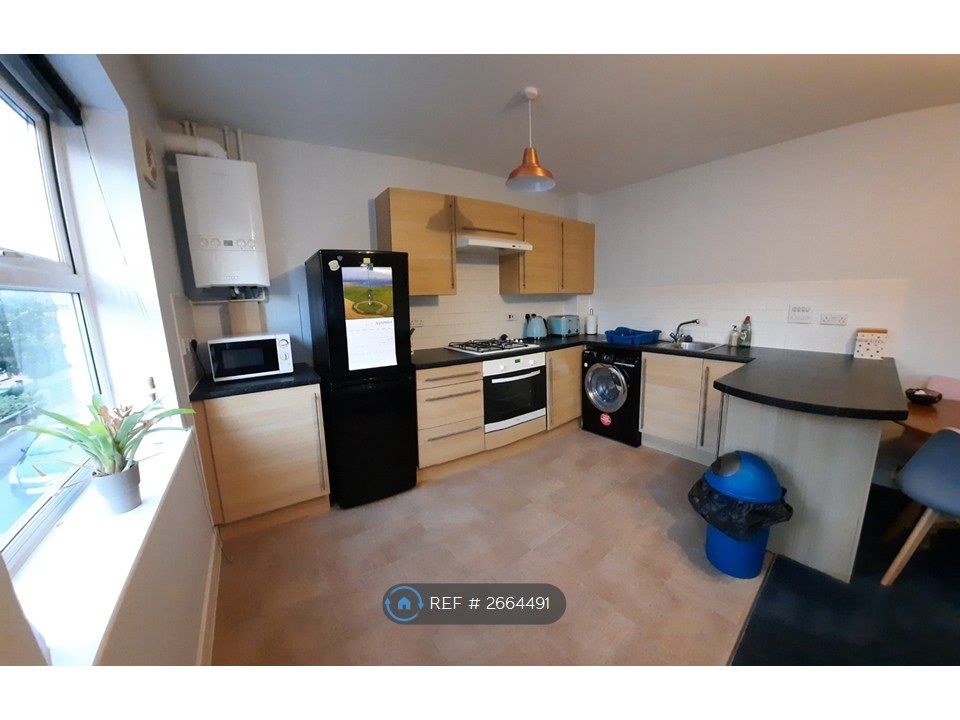 Property photo 3 of 7 Kitchen