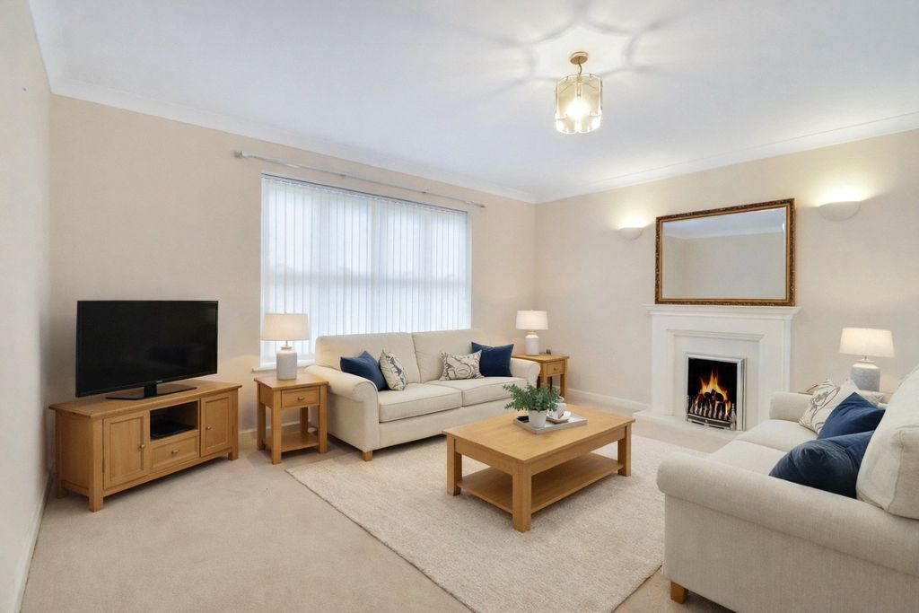 Property photo 2 of 17 2 - Picture No. 18