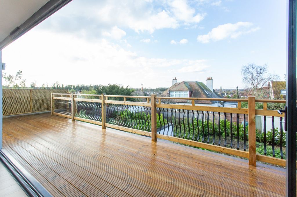 Property photo 3 of 20 Picture 3