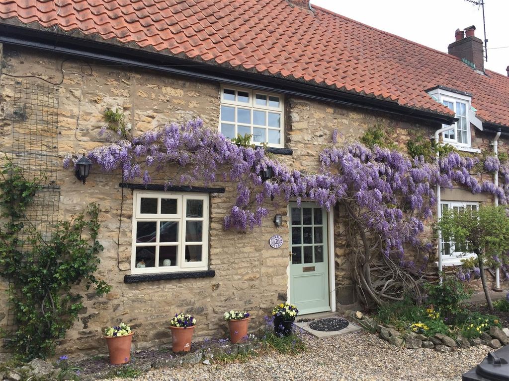 Property photo 2 of 27