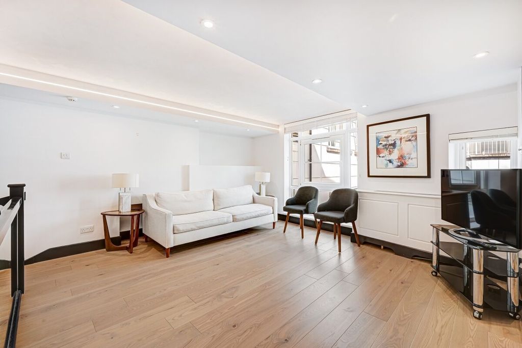 Property photo 3 of 9 Jll