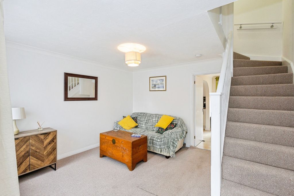 Property photo 3 of 12