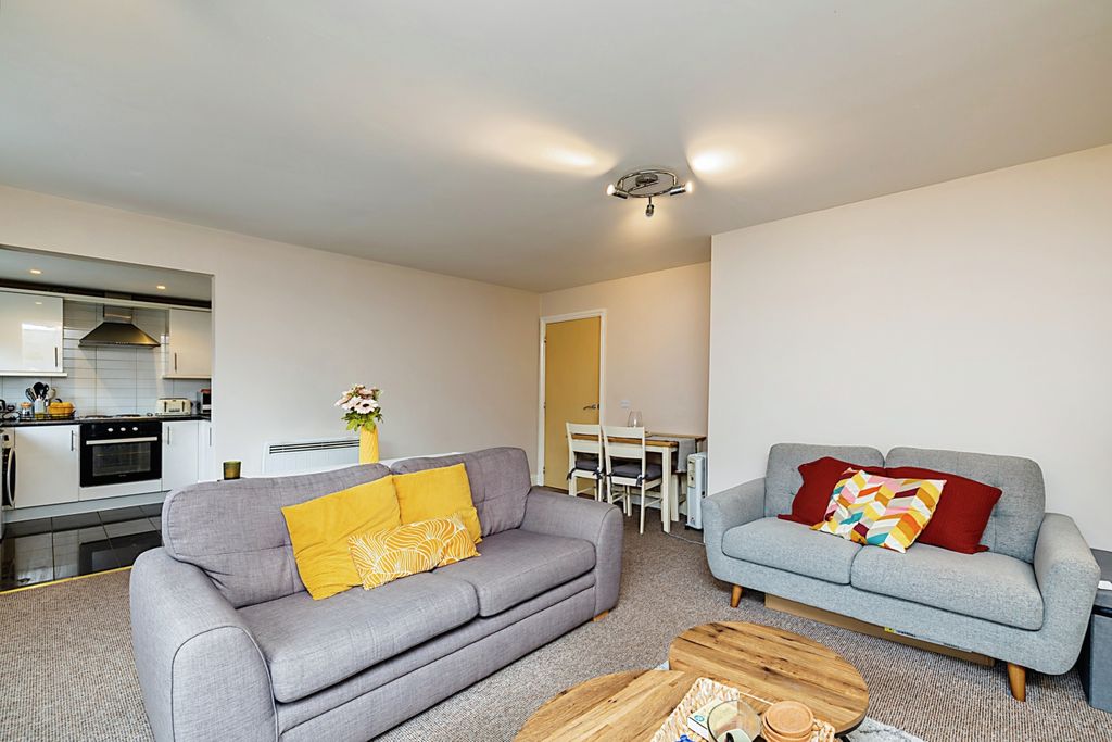 Property photo 3 of 9