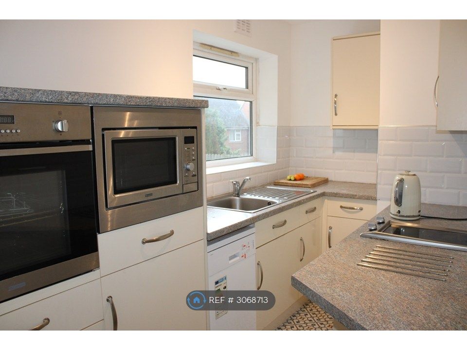 Property photo 3 of 15 Kitchen