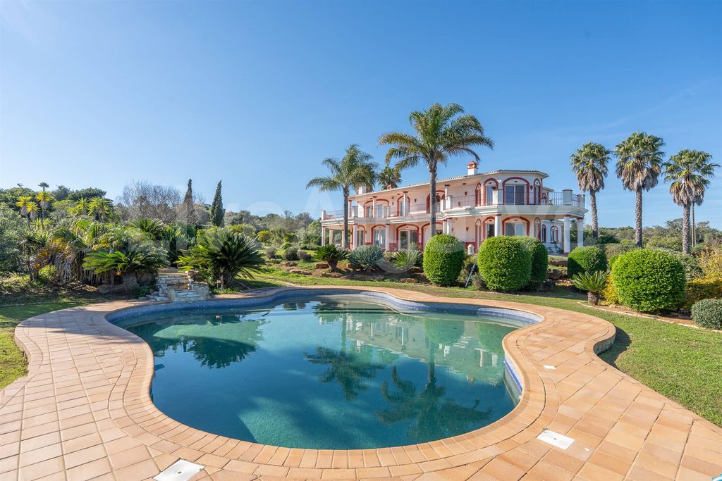 Property photo 1 of 43 Luxury | Mondain T3+1 Villa With Views Of Ria De Alvor At Vale Da Lama For Sale – Lagos