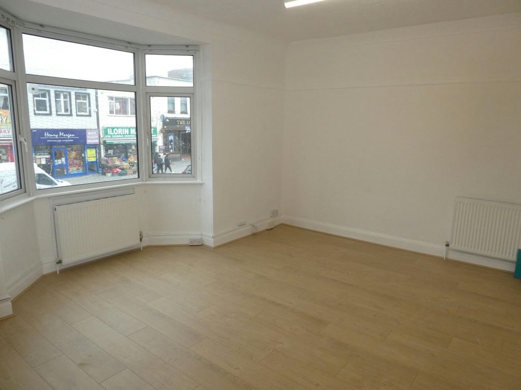 Property photo 3 of 7 P1010447.Jpg