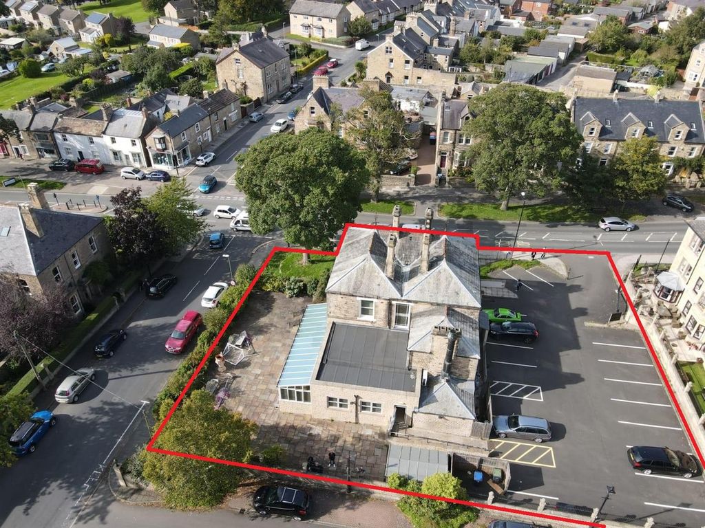 Property photo 1 of 4 Red Lined New.Jpg