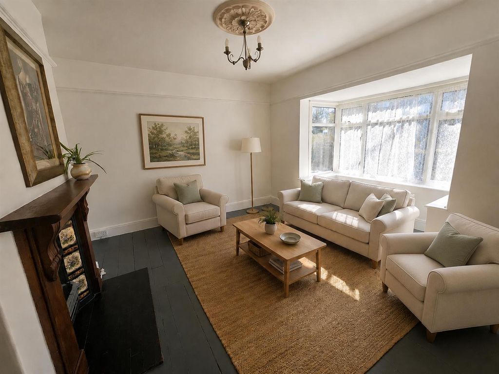 Property photo 2 of 12 Living Room.Png