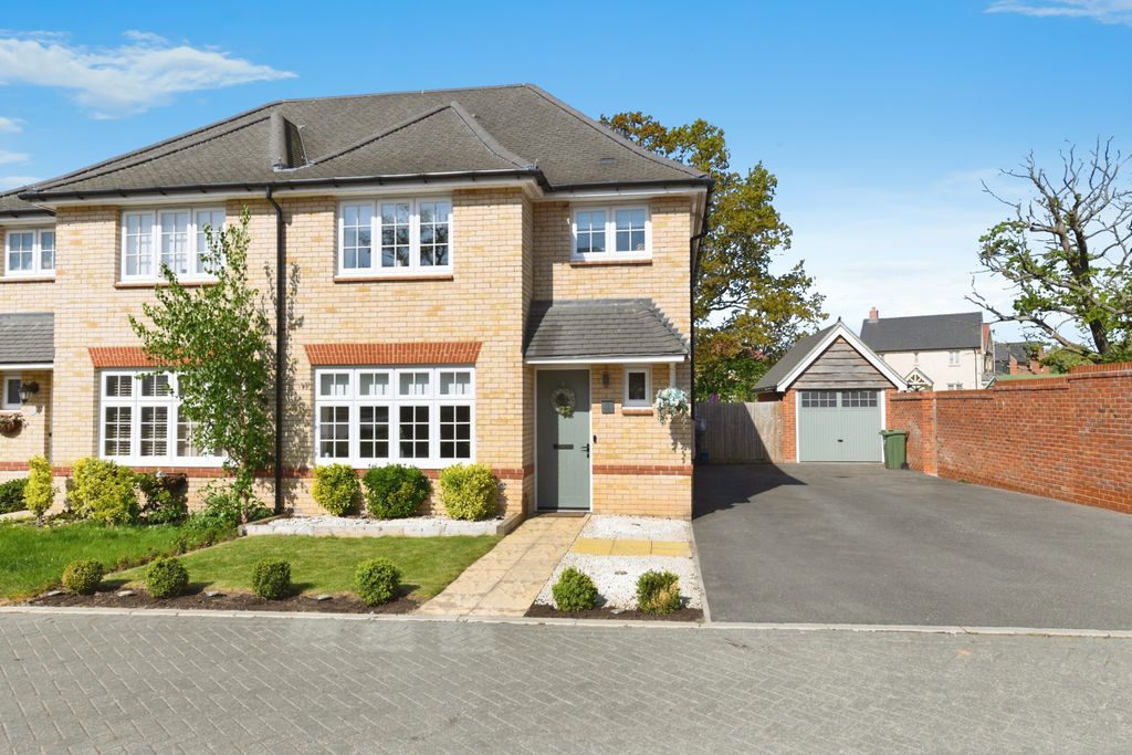 Property photo 1 of 17 Front View