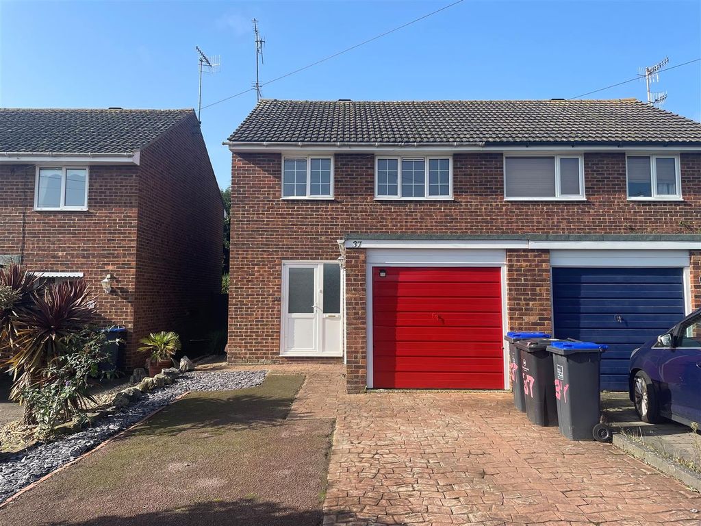 Property photo 1 of 12 Front