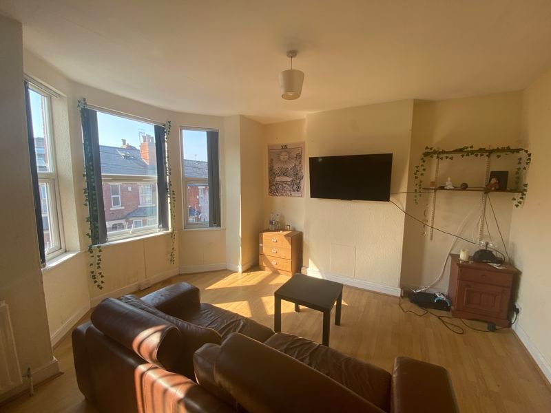 Property photo 1 of 9 Photo 8