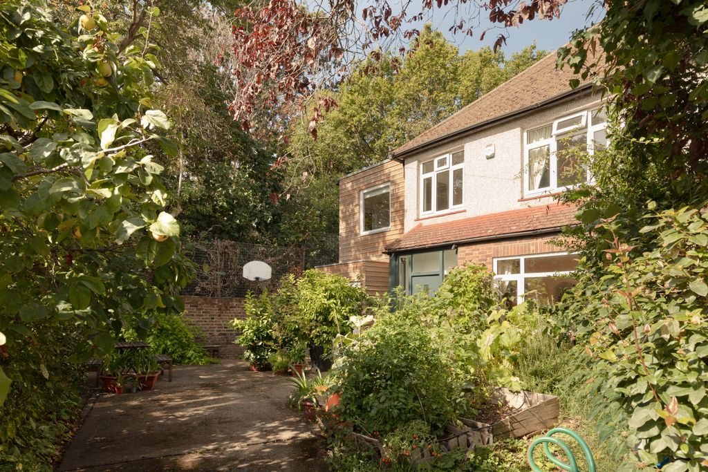 Property photo 1 of 39