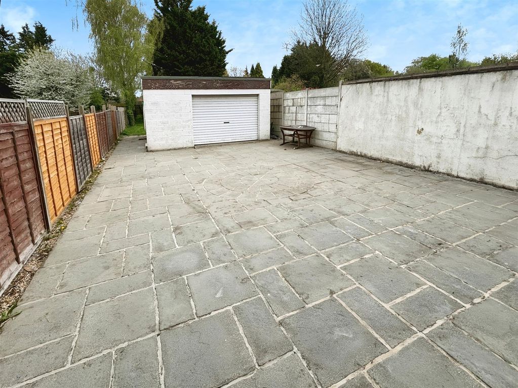 Property photo 3 of 22 Patio/Garage/Office