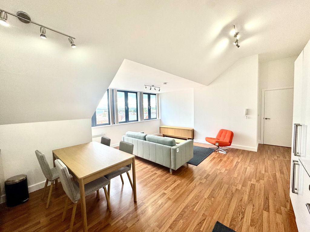 Property photo 2 of 13