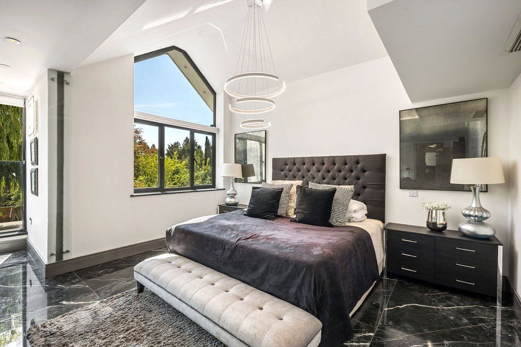 Additional image 14 of 5 bed detached house to rentWaggon Road, Barnet EN4