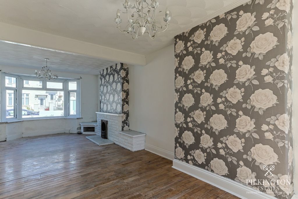 Property photo 3 of 12 5301345